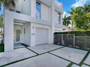 3141 McDonald St, Miami, FL 33133