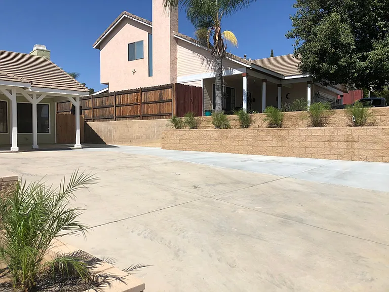 Driveway (4 Cars Parking)