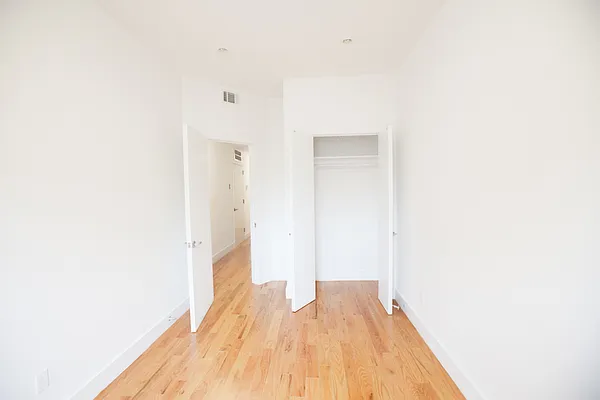 Rented by Hudson Real Estate International LLC | media 18