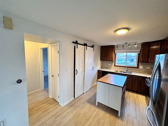 5th image of 100 Terry Dr