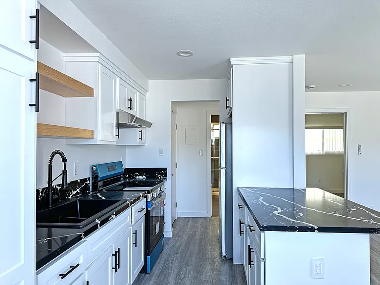 4572 W 173rd St #2 — Photo 3
