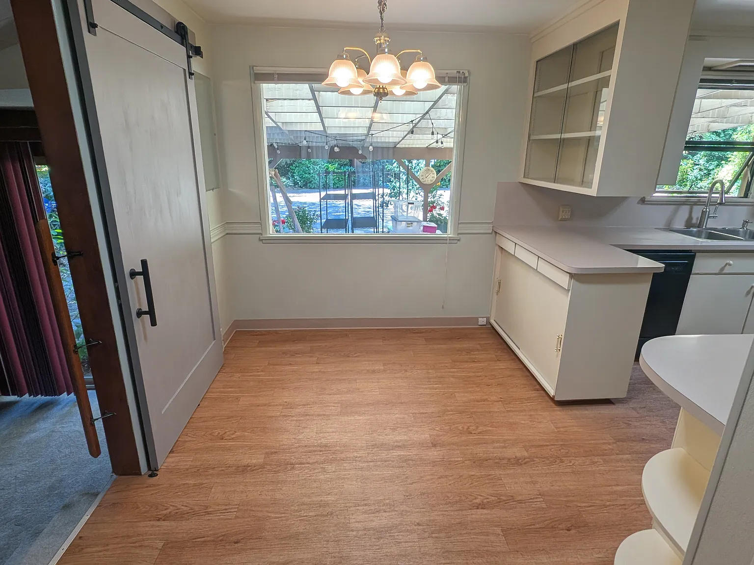 3 bed, 1300 sqft, $3,600 — Photo 4
