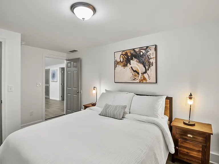 1135 Hillcrest Dr SE — Photo 4