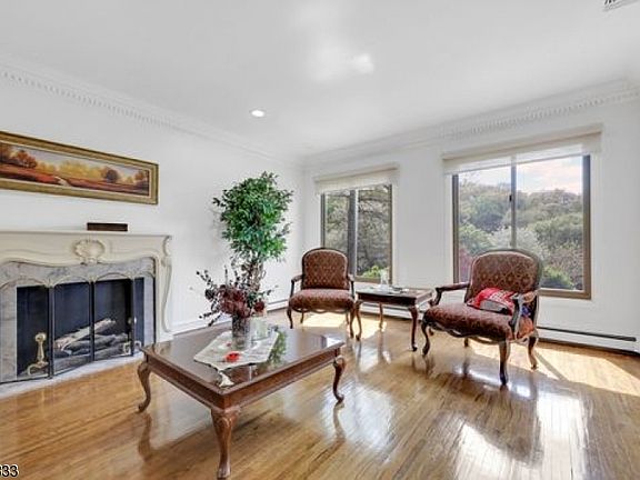 5th image of 60 Ivy Pl