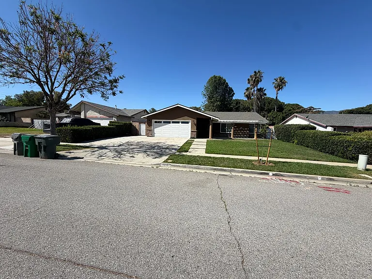 1118 Zircon St — Photo 32