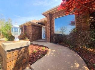 701 Hamlet Ln, Yukon, OK 73099