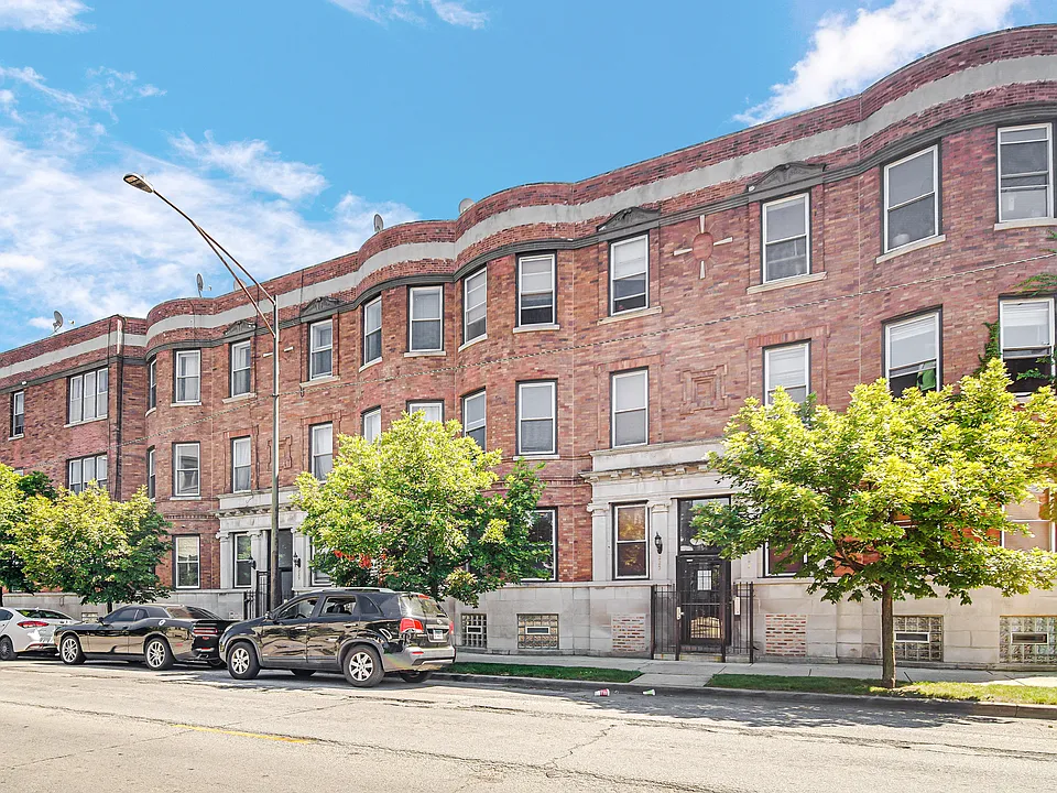5900 S Prairie Ave #2