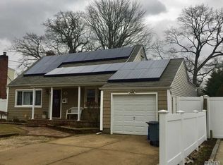 159 Deer Lake Dr, North Babylon, NY 11703