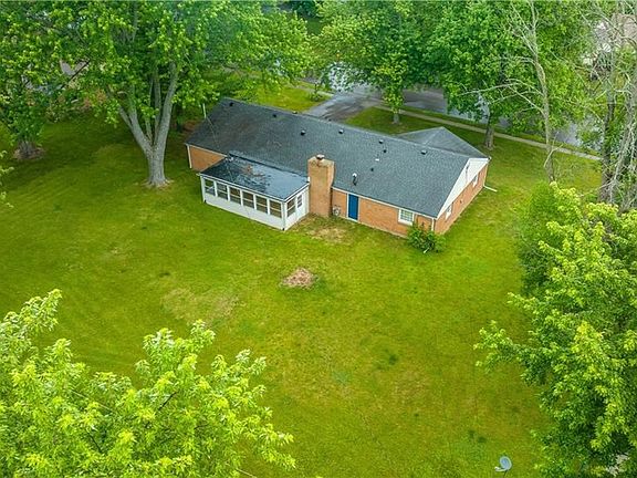 4th image of 66 Bristol Dr