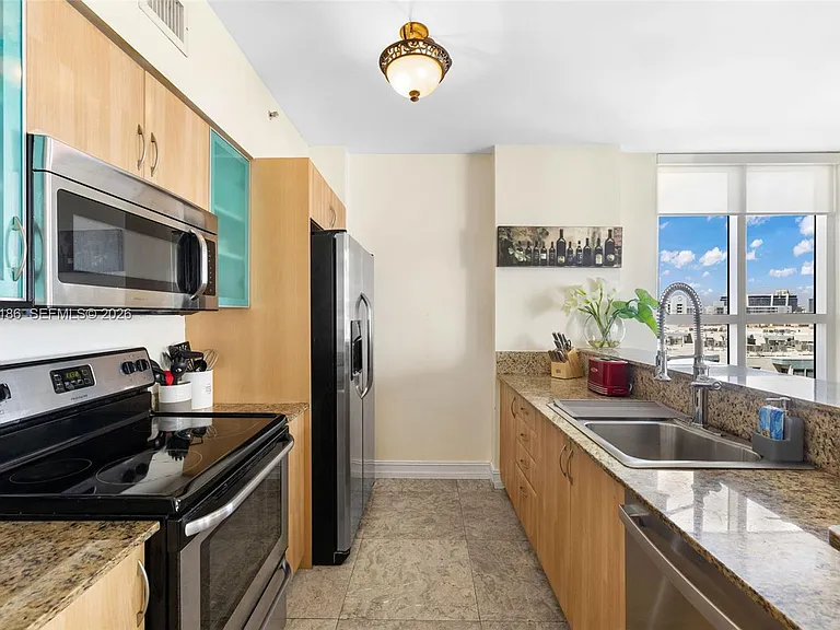 17555 Atlantic Blvd #708 — Photo 8