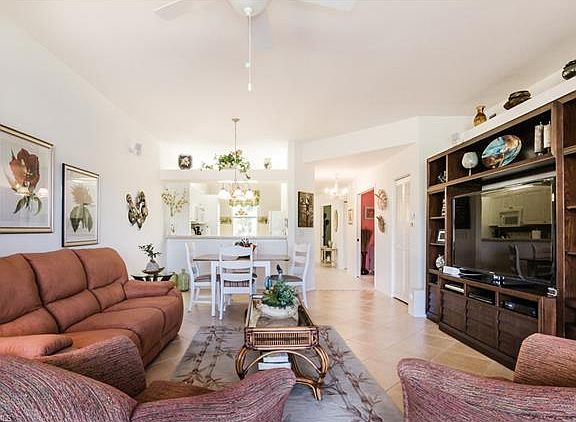 2nd image of 330 Robin Hood Cir Unit 101