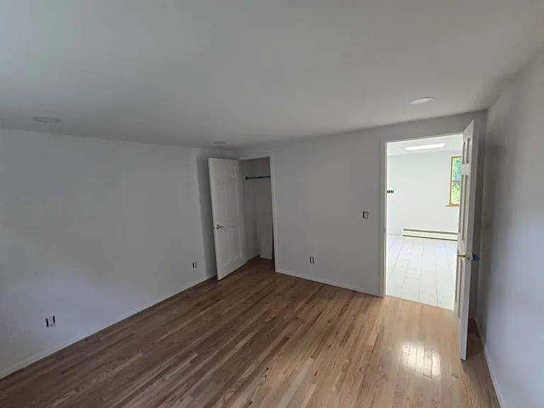 124 Auborn Ave — Photo 13