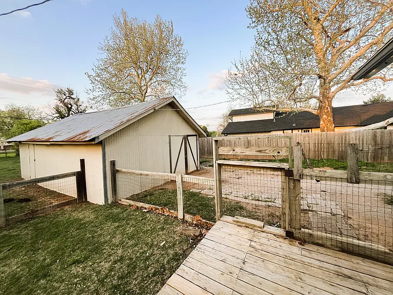 511 W Main St — Photo 12
