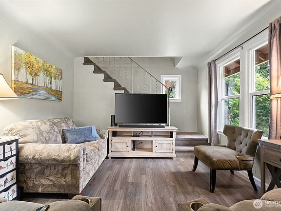 5th image of 327 N Marion Avenue