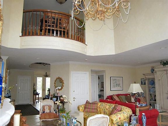3rd image of 348 Altessa Blvd