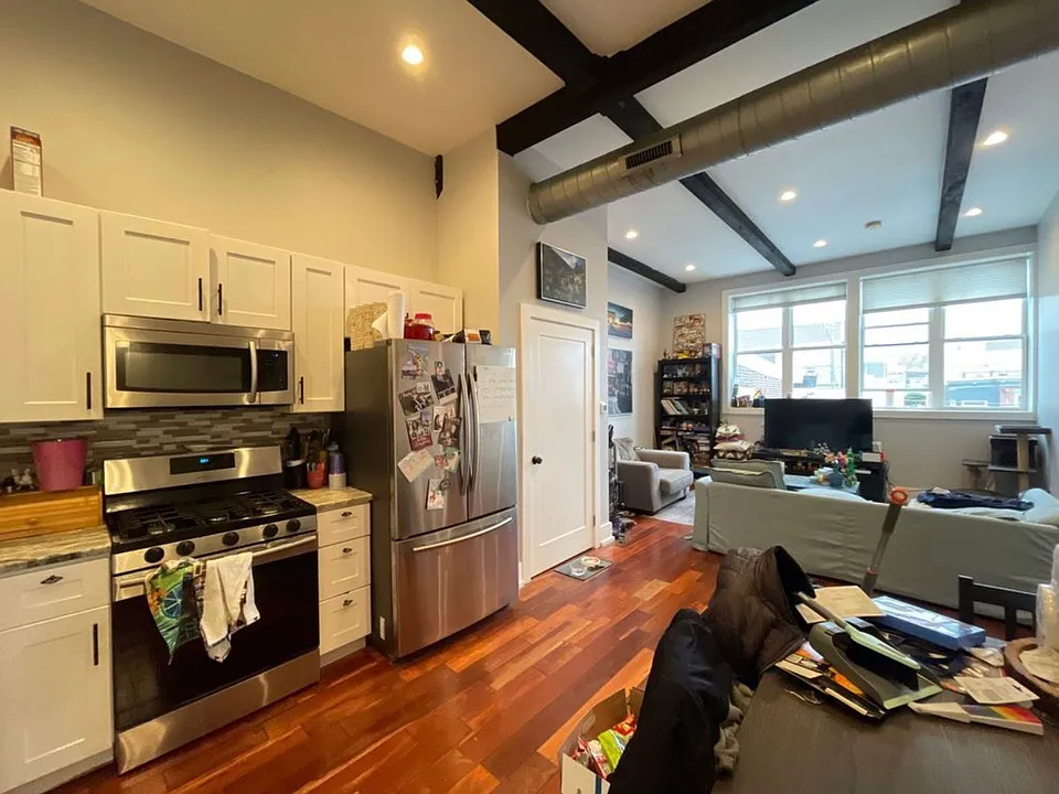 1027 E Montgomery Ave #9