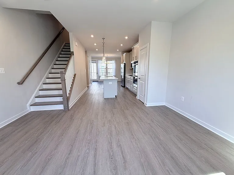 2505 Nicholson St — Photo 6