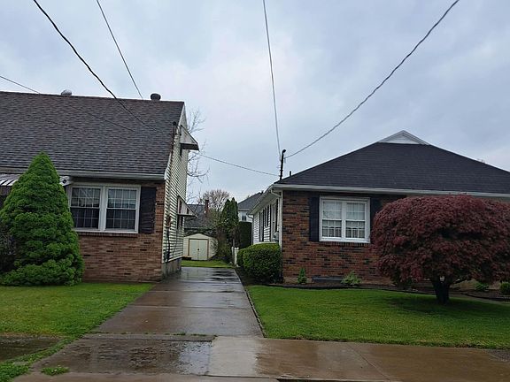 2nd image of 243 Sullivan St