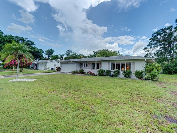 2nd image of 1833 Hunt Ln