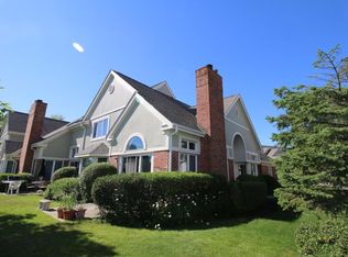 4433 Four Winds Ln, Northbrook, IL 60062
