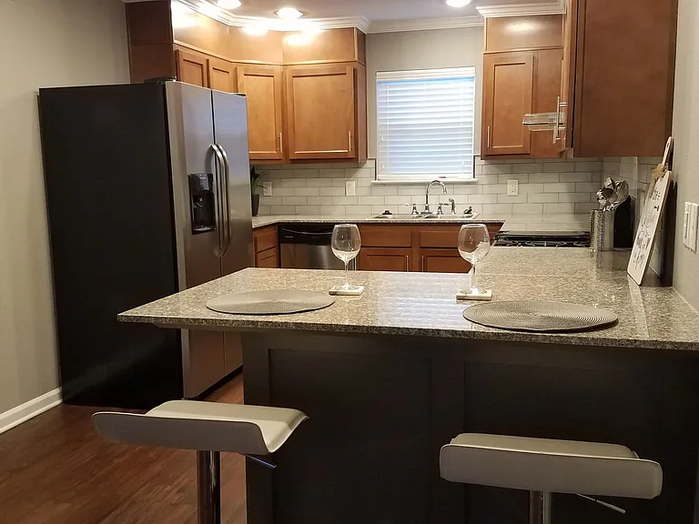 Axiom Apartments — Photo 35