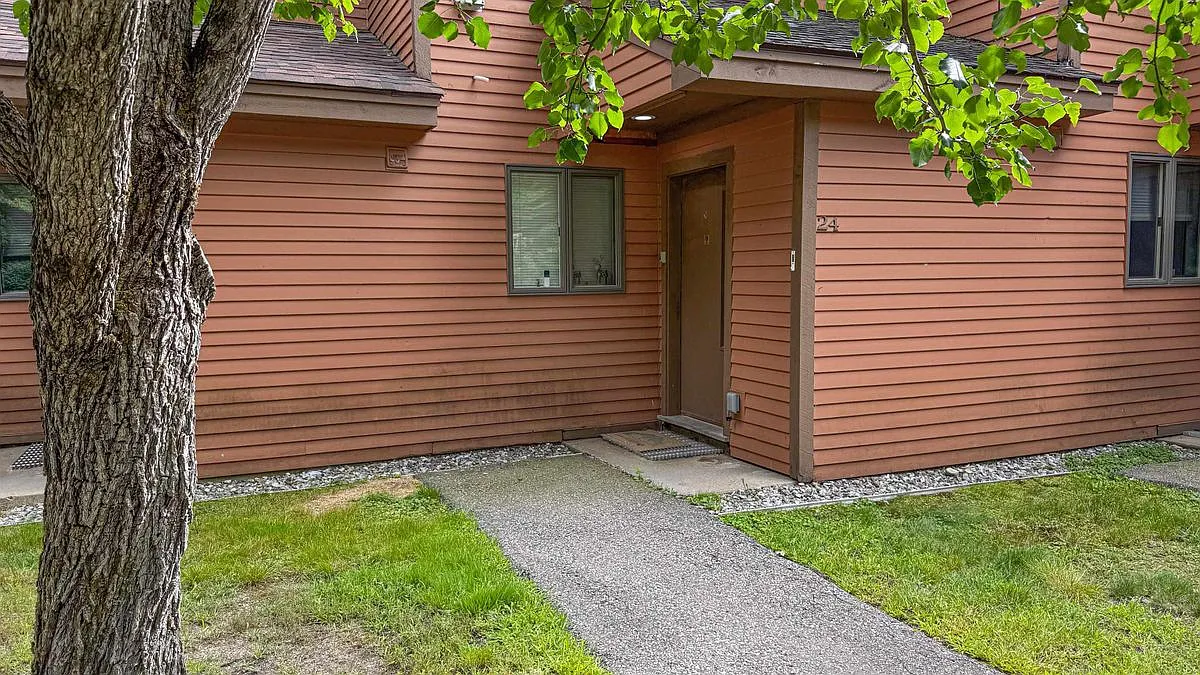3 bed, 3.0 bath, 1383 sqft, $2,000 — Photo 1