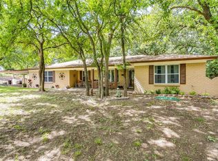 1517 Oakridge Ct W, Azle, TX 76020