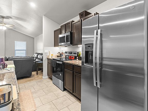 4th image of 9407 Ratliff Ridge Ave