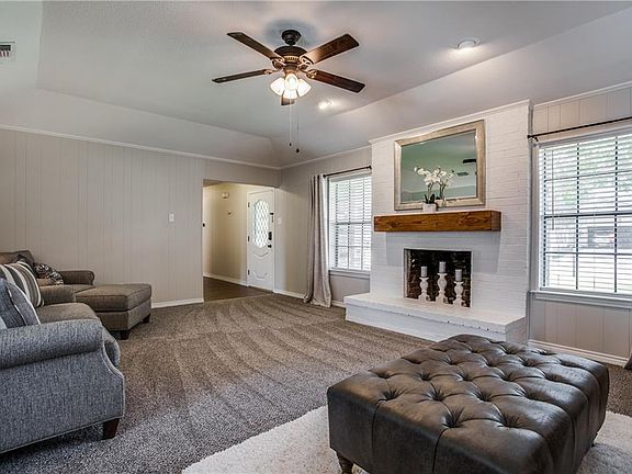 5th image of 402 Shoreview Dr
