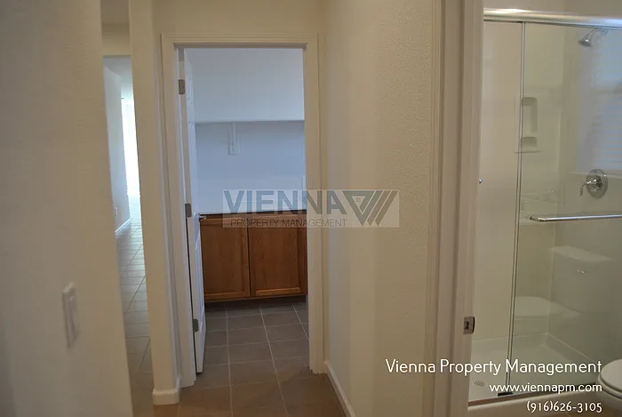 101 Chesapeake Ct — Photo 4