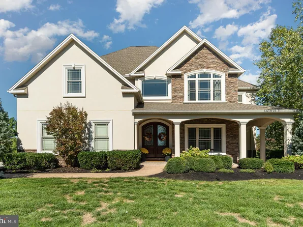 4902 Whitlock Ln, Mechanicsburg, PA 17055