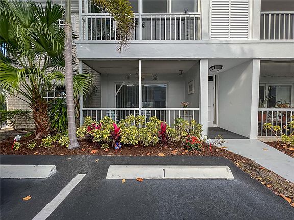 3rd image of 6239 Bay Club Dr APT 1