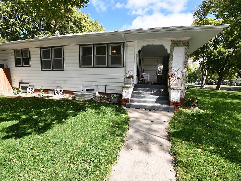 524 W 12th St Grand Island NE 68801 Zillow   2ce1f0f8a5b7fd665b61a5248c883646 Cc Ft 960 