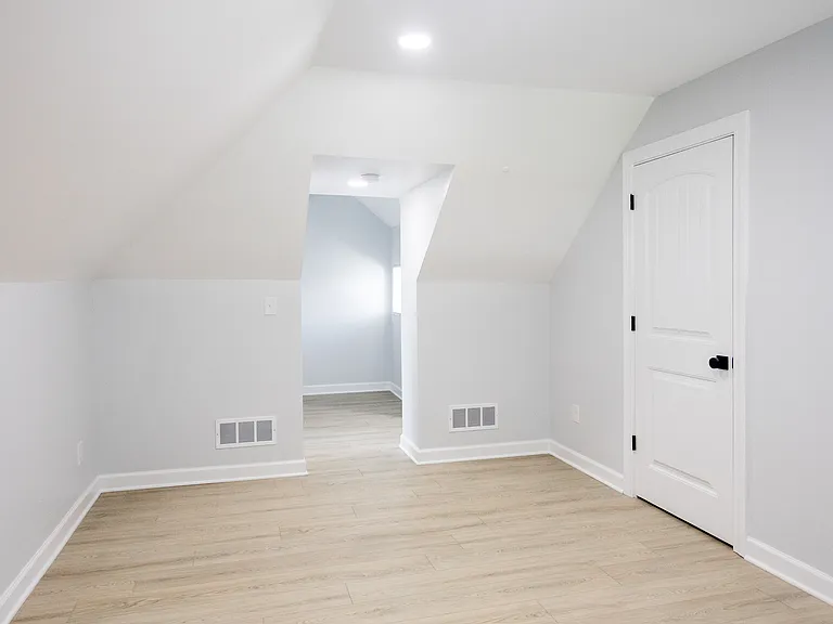 458 Hague St #2 — Photo 21