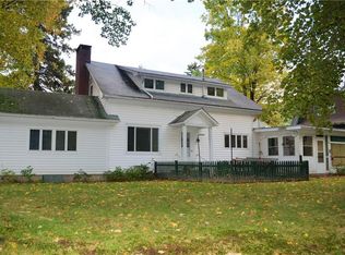 30 Thrall St, Naples, NY 14512