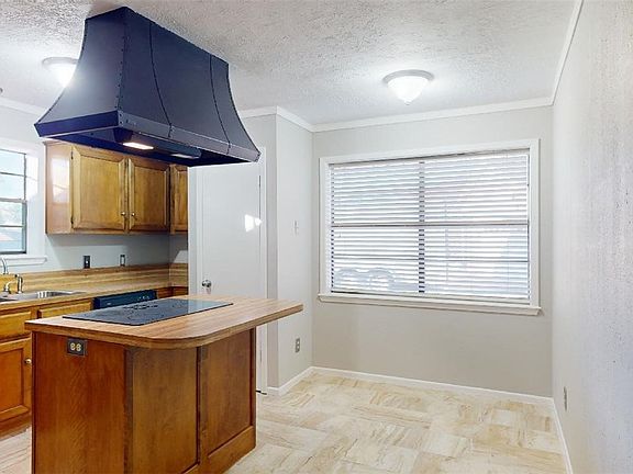 5th image of 3904 Windwood Cir