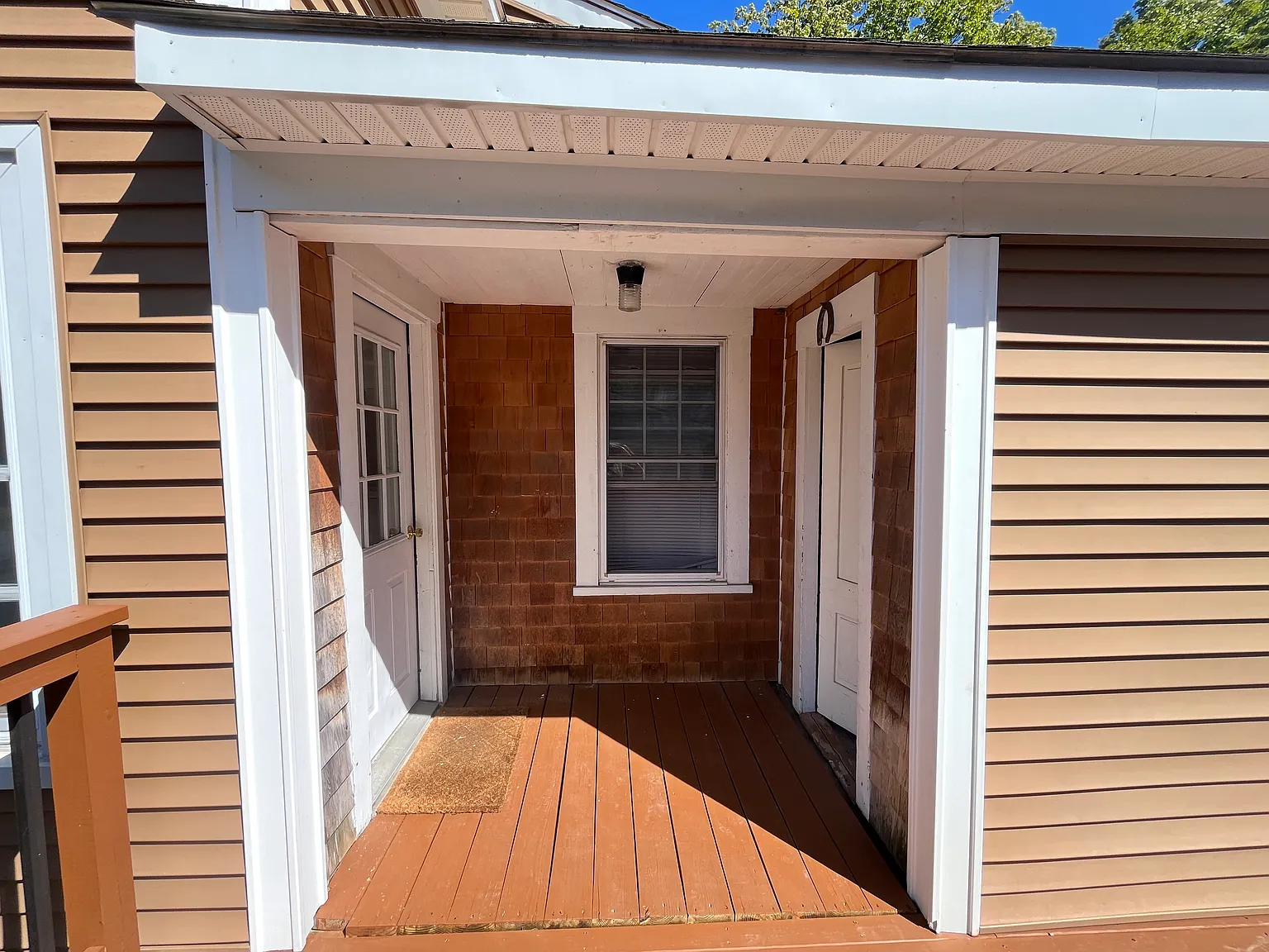 2 bed, 1.5 bath, 900 sqft, $2,000 — Photo 3