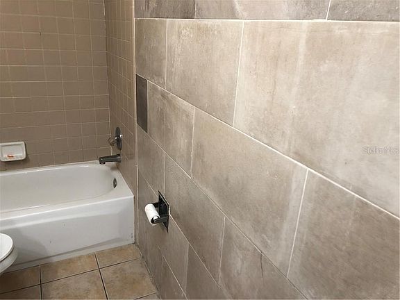 4th image of 5464 Nokomis Cir #4