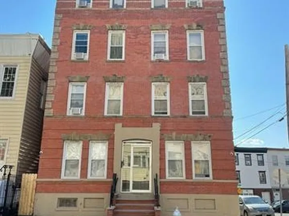 215 Summit Avenue image 1 of 4