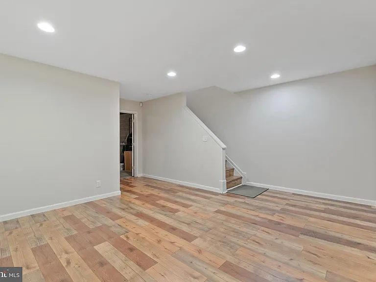 1004 Dartmouth Glen Way — Photo 23