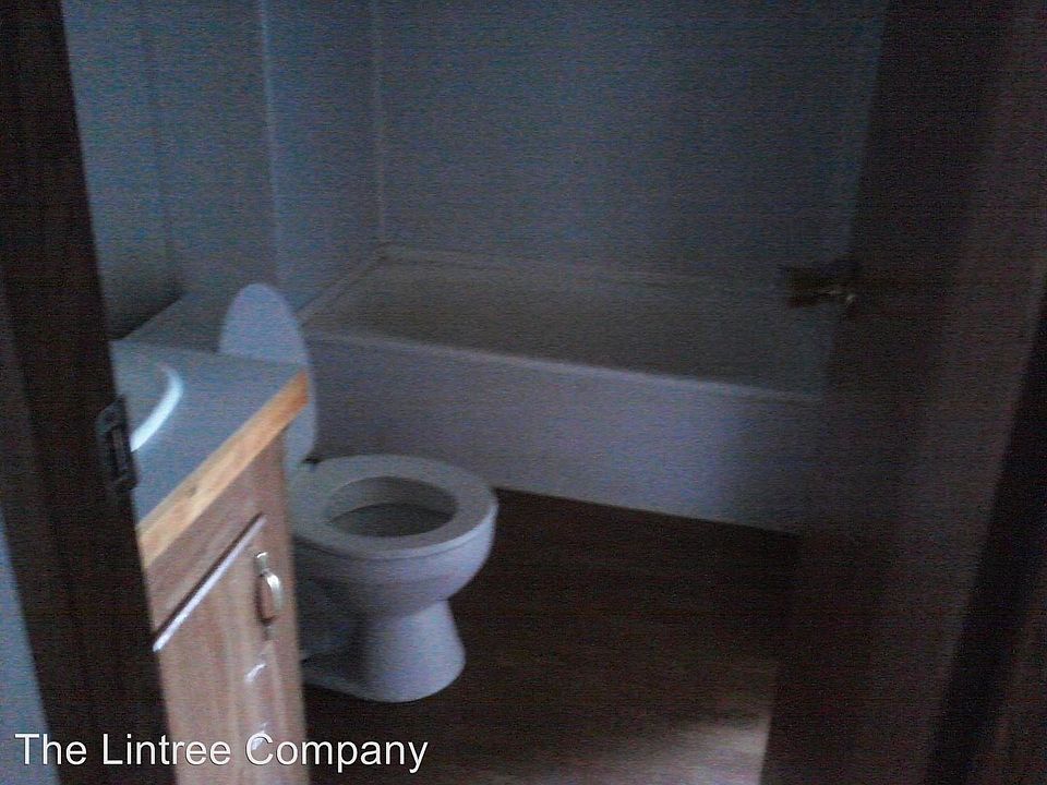 2nd image of 1300 Tyler Ln