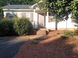 1712 18th Ave NE, Hickory, NC 28601