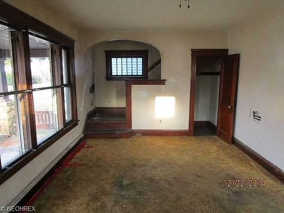 2nd image of 337 W 15th St