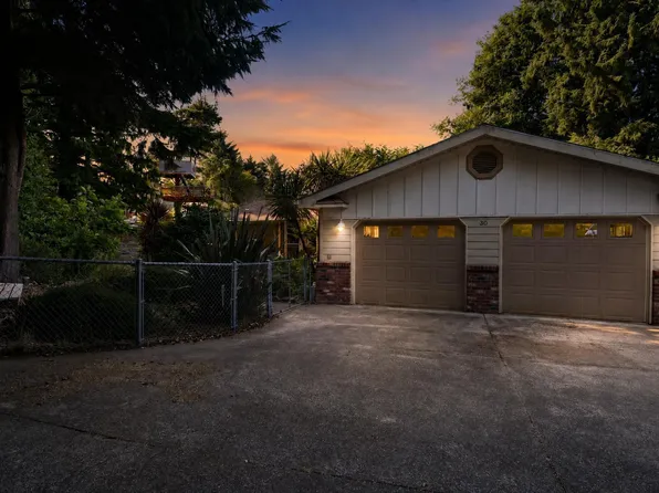 30 Marion Ln, Depoe Bay, OR 97341
