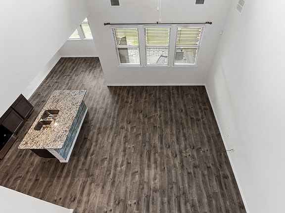 5th image of 606 Rawhide Way