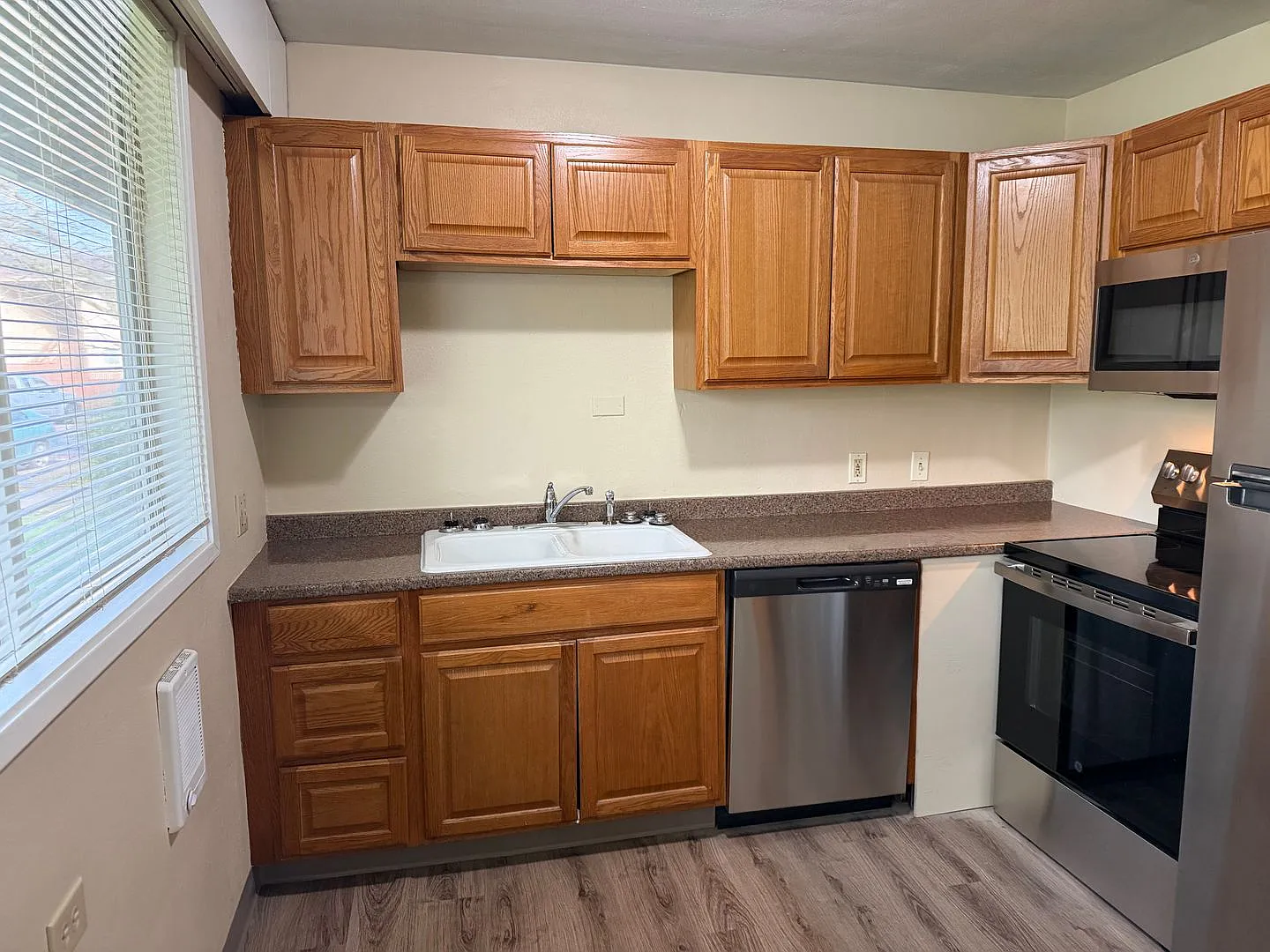 Updated 2 bedroom 1 bath duplex in Eugene! — Photo 4