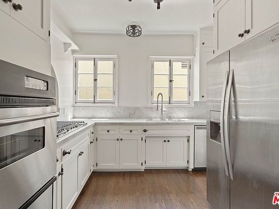 4th image of 351 N Mansfield Ave