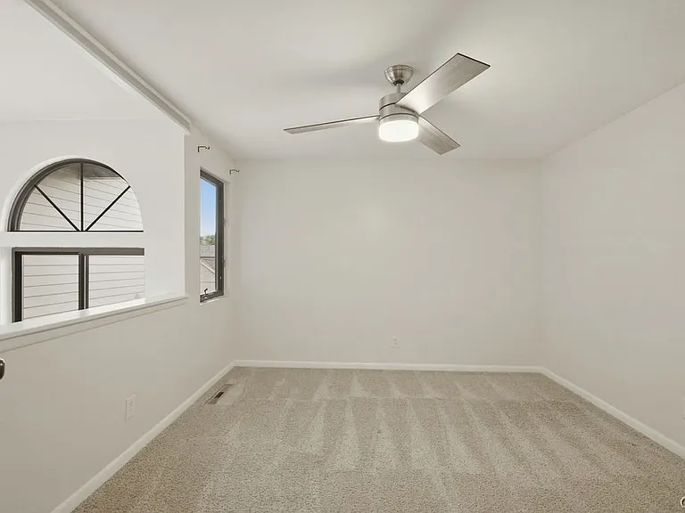 8457 Bubbling Springs Dr — Photo 17