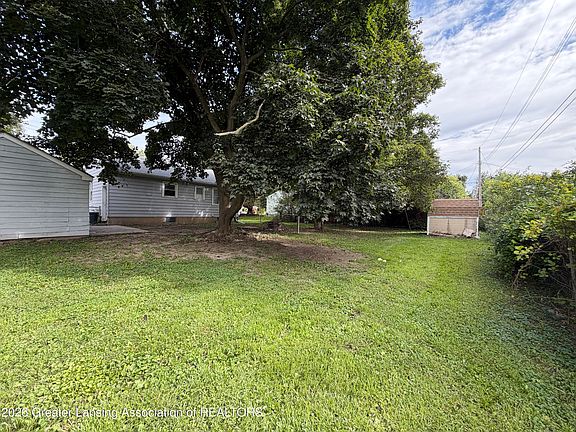 3rd image of 3605 W Holmes Rd