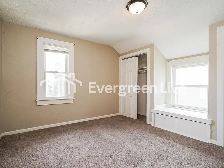821 S 56th St — Photo 13